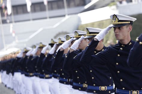 Concurso Para Oficiais Da Marinha Está Com Inscrições Abertas E Tem Vagas Em Todo O País Portal 6