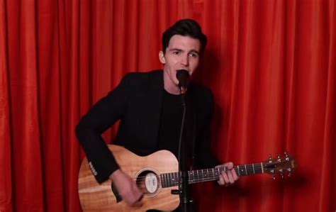 Drake Bell Hace Cover De La Camisa Negra De Juanes Video