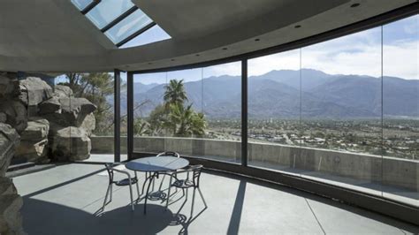 Cette Mythique Villa De James Bond Est En Vente à Palm Springs