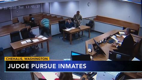 Judge Chases After Handcuffed Inmates Making Escape 6abc Philadelphia