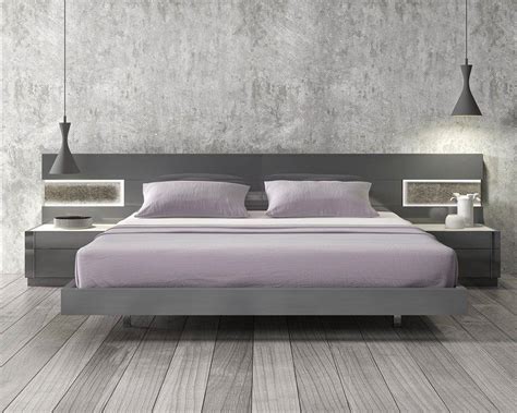 Lacquered Stylish Wood Elite Platform Bed Long Panels Cute Homes 99482