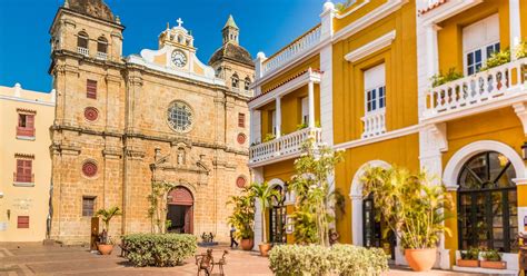 5 BEST Areas Where to Stay in Cartagena - an HONEST Guide