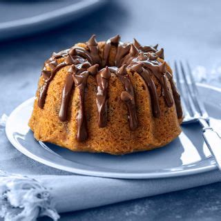 Mini pumpkin bundt cakes are baked in a mini bundt pan and then sandwiched together to get the shape of a pumpkin are almost too cute to eat! Chocolate Chip Mini Bundt Cakes in 2019 | Dessert recipes, Cake, Mini cakes