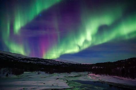 Free Wallpapers Aurora Borealis Northern Lights Sky Star Mountain Night