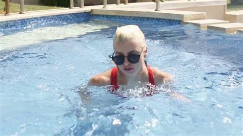 Sexy Girl Having Fun In The Pool 21 Youtube