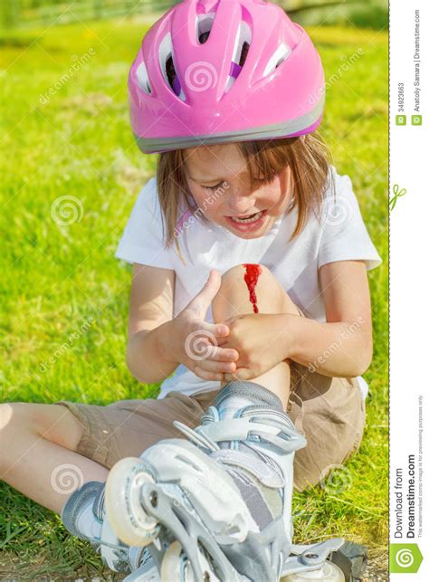 Crying Preschool Girl Stock Image Image Of Aged Girl 34923663