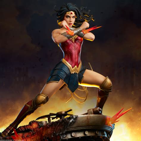 Wonder Woman Strikes A Classic Pose In New Hot Toys Figure