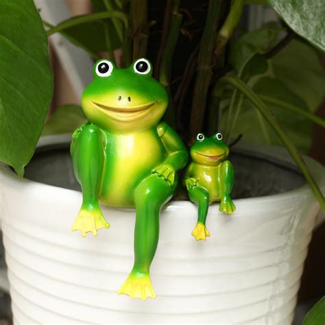 This petite garden fountain or garden ornament has a charming frog perched upon a rock with open mouth. Resin sitting frogs statue outdoor frog sculpture garden ...