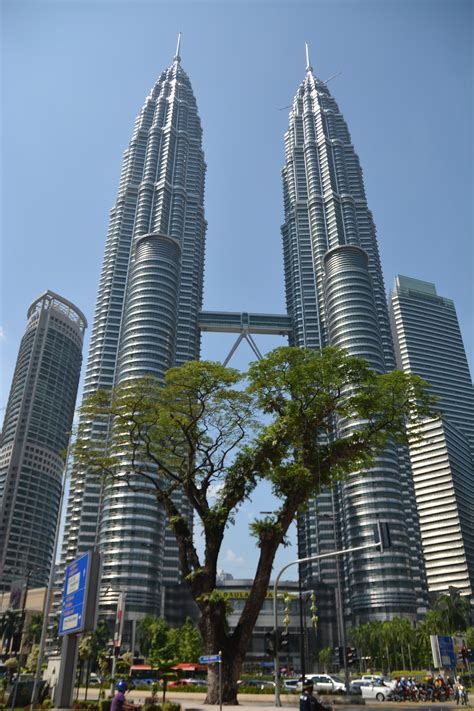 The petronas twin towers and kuala lumpur tv tower contain competing tourist observation decks in kuala lumpur, malaysia. Petronas Twin Towers - Avalon Airport Blog - Avalon Airport