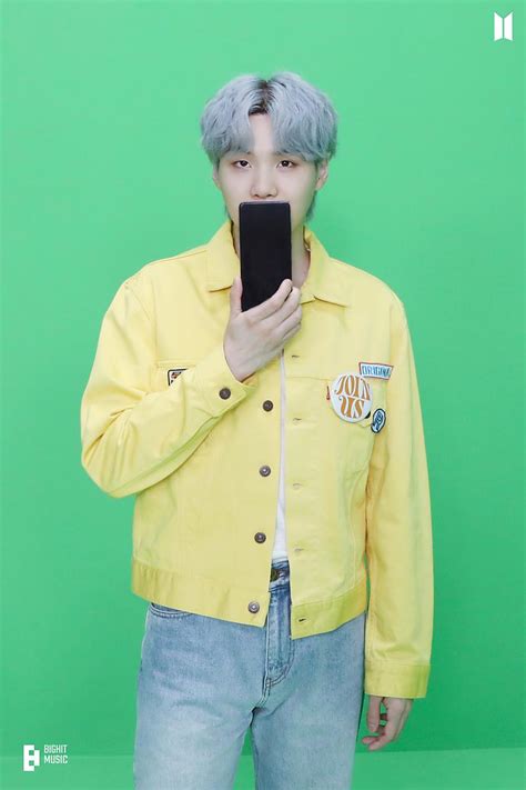 Bts Suga Looks Like Complete Heartthrob In His Rs 168 Lakh Outfit