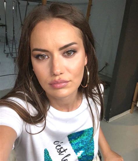 Maybe you would like to learn more about one of these? Fahriye Evcen'in Paylaştığı Fotoğraf, Takipçiler Arasında ...