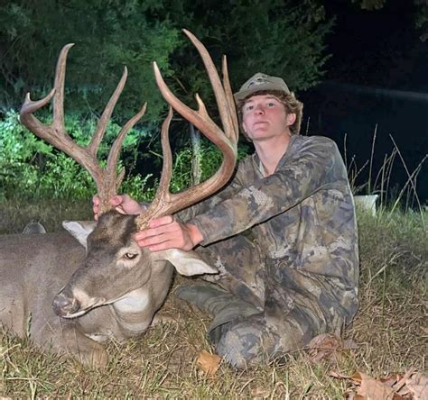 Tracking Dog Helps Mississippi Freshman Find His Buck A Possible