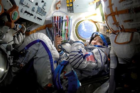 Heres What An Astronauts Daily Routine Looks Like In Space