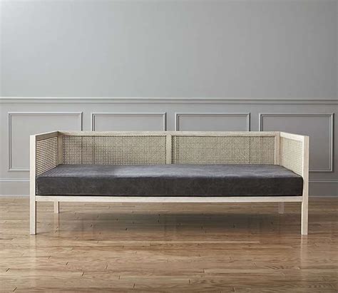 Check spelling or type a new query. 10 Easy Pieces: Modern Daybeds - Remodelista