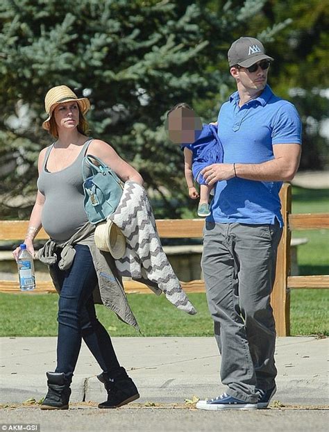 Hewitt began her career as a child actress and singer. Jennifer Love Hewitt shows off her impressive baby bump on ...