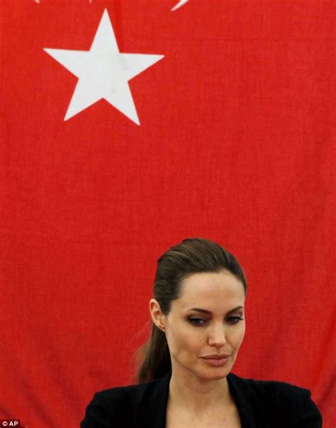 Hollywood Star Angelina Jolie Visits Syrian Refugees In Turkey Daily