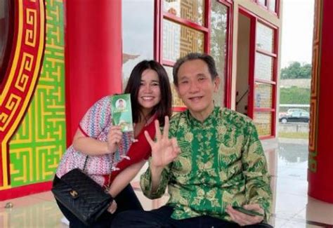 Perjalanan Karier Olivia Allan Istri Denny Sumargo Yang Menjadi
