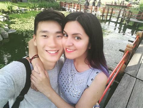 Married Chinese Hispanic Couple Posted By Luanacho Interracial Couples Hispanic Interacial