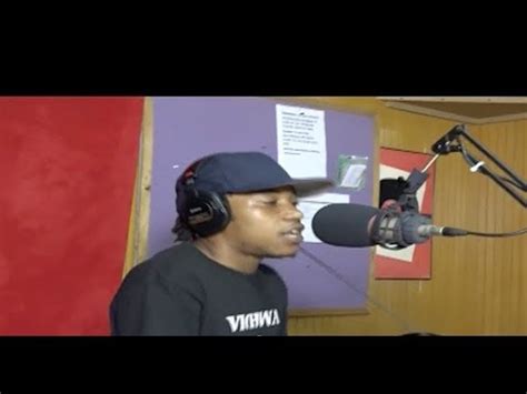 Boshoo raper kutoka tanga awapagawisha watangazai wa planet bongo kwenye dakika 10 za maangamizi.planet bongo kila siku ya jumatatu hadi ijumaa saa 7:00. Dakika 10 Za Maangamizi - Mnazi | Planet Bongo - YouTube