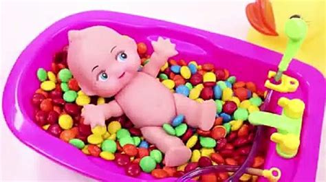 Learn Colors Mandms Chocolate Baby Doll Triple Baby Doll Bath Time And