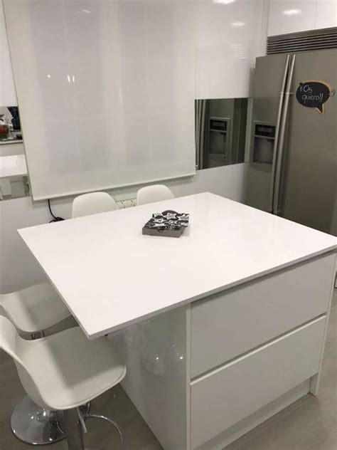 Por eso en emoción cocinas le hacemos la cocina a su gusto, a su medida. Foto: Mesa de Cocina a Medida de Alfenadecor #1913983 ...