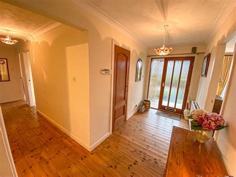 Looking for new homes in cumbernauld? 4 bedroom bungalow for sale, 13 Cowan Road, Balloch ...