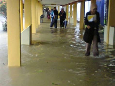 1,2 & 3, taman tanjung permata, kampung gong badak, jalan batu rakit, 21300, kuala terengganu, terengganu, 21300 kuala terengganu, terengganu, malaizija adresas. (GAMBAR): UnisZA Gong badak digenangi air | NALURI RAKYAT