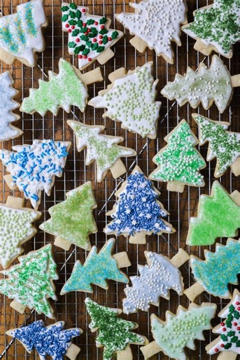 Snowball cookies a lovely christmas cookie reminiscent of fresh snow that's easy to make and very tasty. Complete Holiday Guide to Freezing Cookies ~ #cookies #Christmas #recipes #freezing #holiday ...