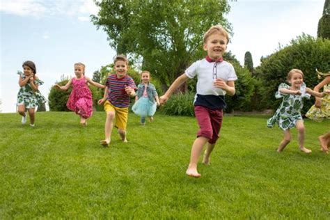 20 Juegos Al Aire Libre Para Niñosas Divertidos Tradicionales Y En