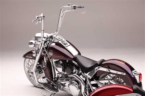 But the differences in seats, ride height (shocks) handlebars, risers and floorboards, wheels and tires really make each. Heritage Softail & Softail Deluxe - Two Harleys, One Painter