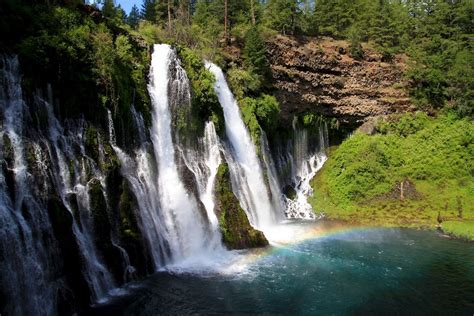 Mcarthur Burney Falls A Mesmerizing Waterfall In Northern California