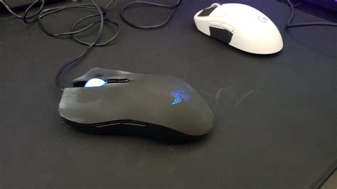 Another Old Razer Mouse Razer Lachesis Managed To Save The Coating