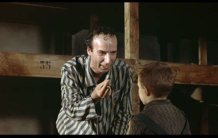 The film's title, which very well could have been a straightforward declaration prior to the war, becomes a source of twisted irony once we witness guido pull down the grate outside his humble bookshop and the words jewish store audience reviews for life is beautiful (la vita è bella). Giornata della Memoria, 27 gennaio: "La vita è bella" su ...