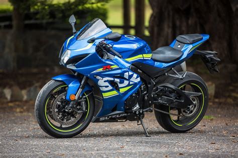 2017 Suzuki Gsx R1000 Review The Big Gixxer Is Back With A Vengeance