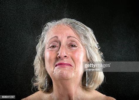 Old Woman Glaring Photos Et Images De Collection Getty Images