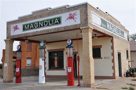 Texas Magnolia Gas Stations