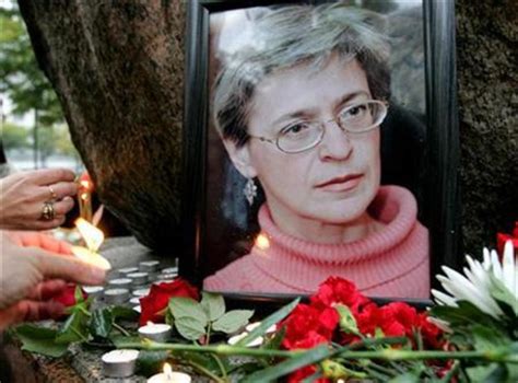 «σοκαρισμένος από την είδηση της δολοφονίας της δημοσιογράφου βικτόρια μαρίνοβα, που ερευνούσε την διαφθορά στην βουλγαρία. Ισόβια για τη δολοφονία της δημοσιογράφου Άννας Πολιτκόφσκαγια
