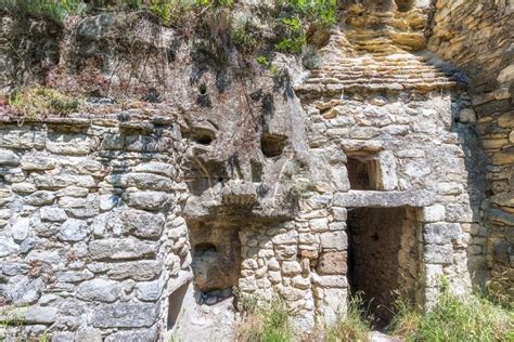 La Maison Troglodyte Un Retour Aux Sources Male Entendu