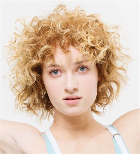 Make sure your hair has enough protein. TEXTURE HOW-TO: Create a Halo of Curls | Curly hair ...