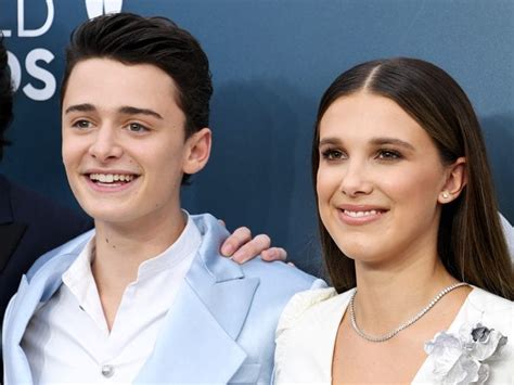 Who Is Noah Schnapp Dating In 2021 Is It Someone From Stranger Things Cast Otakukart