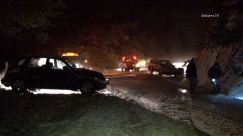 180 Motorists Rescued From Californias Snowy San Bernardino Mountains