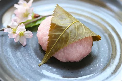 Sakura Mochi Cherry Blossom Sweet Rice Cakes Recipe Recipe Japanese Sweets Wagashi Sakura