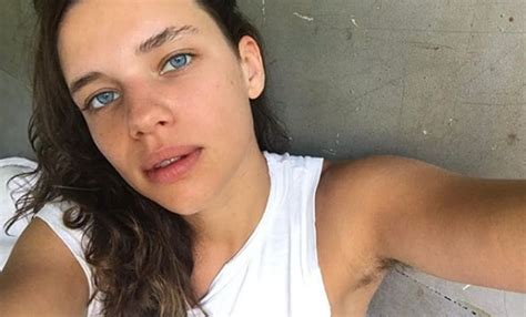 Bruna Linzmeyer faz desabafo após decisão de parar de se depilar veja Aratu On