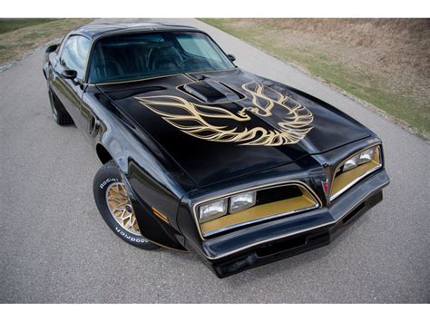 Most times when people think of a late '70s pontiac firebird trans am, they think of the black and gold color scheme that burt reynolds popularized via the film smokey and the bandit. 1977 Pontiac Firebird Trans Am for Sale | ClassicCars.com ...