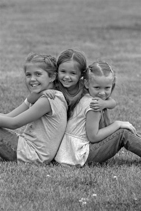 3 Sisters Siblings Photo Poses Check Out More At Pockets Full Of Poses Photography Carr