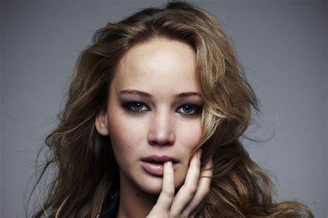 Jennifer Lawrence Lovely Face 1050x700 Wallpaper