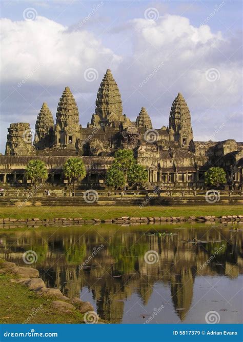 Angkor Wat Reflection Stock Image Image Of Exterior Cambodia 5817379