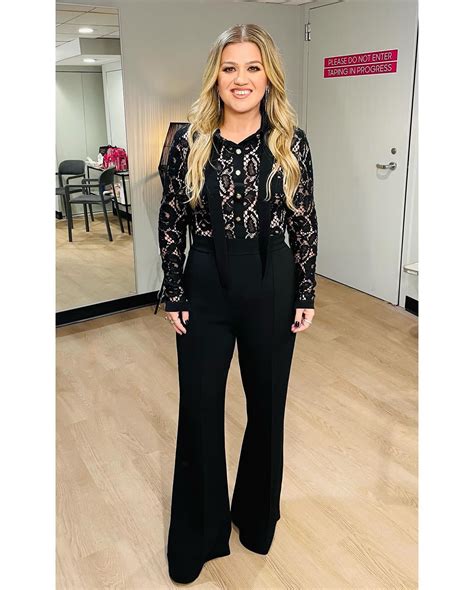 Kelly Clarkson Credits Listening To Her Doctor For Weight Loss