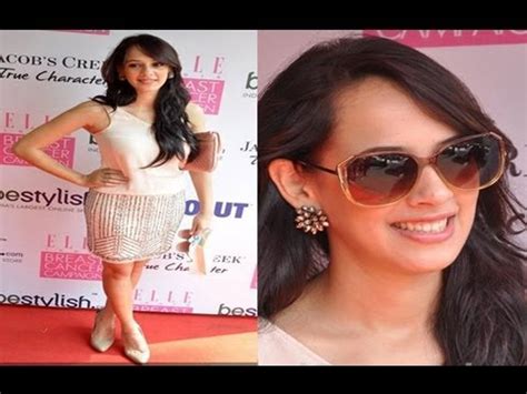 Hazel Keech Looks Sizzling At Breast Cancer Event Video Dailymotion