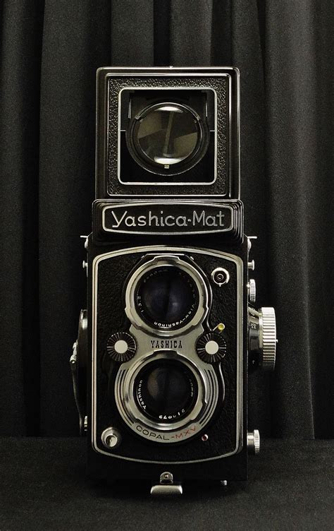 Yashica Mat Twin Lens Reflex Medium Format Tlr 120 Roll Film Camera